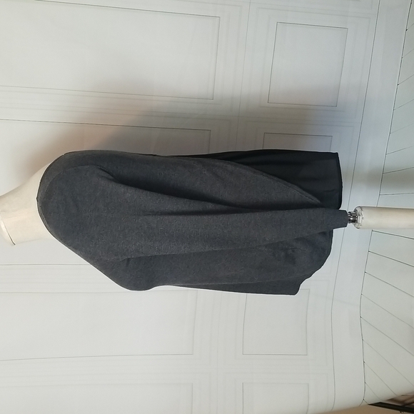 Torrid SZ 00 /Womens M/L Sweatshirt NEW Gray & Black Splt Back Lagenlook Layered - Picture 5 of 12